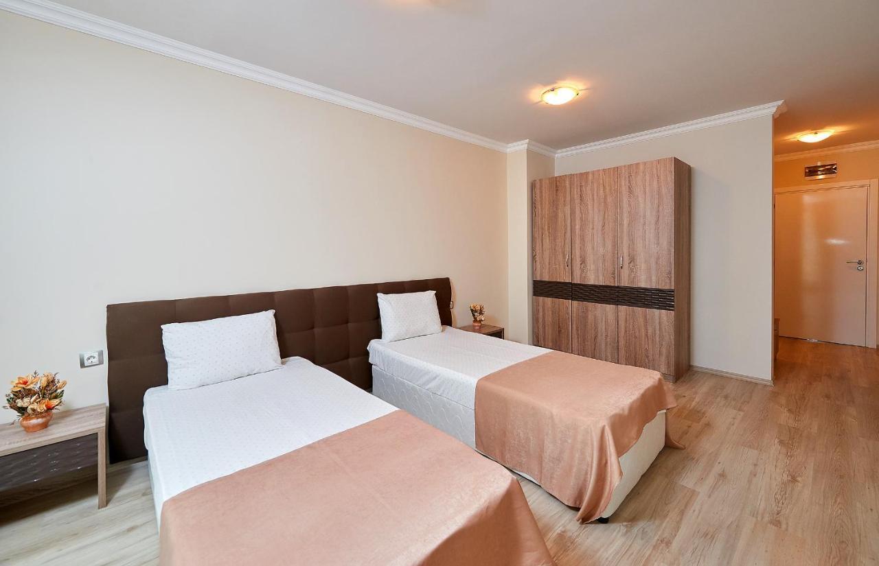 Boutique Rose Gardens Pomorie Lejlighedshotel Eksteriør billede