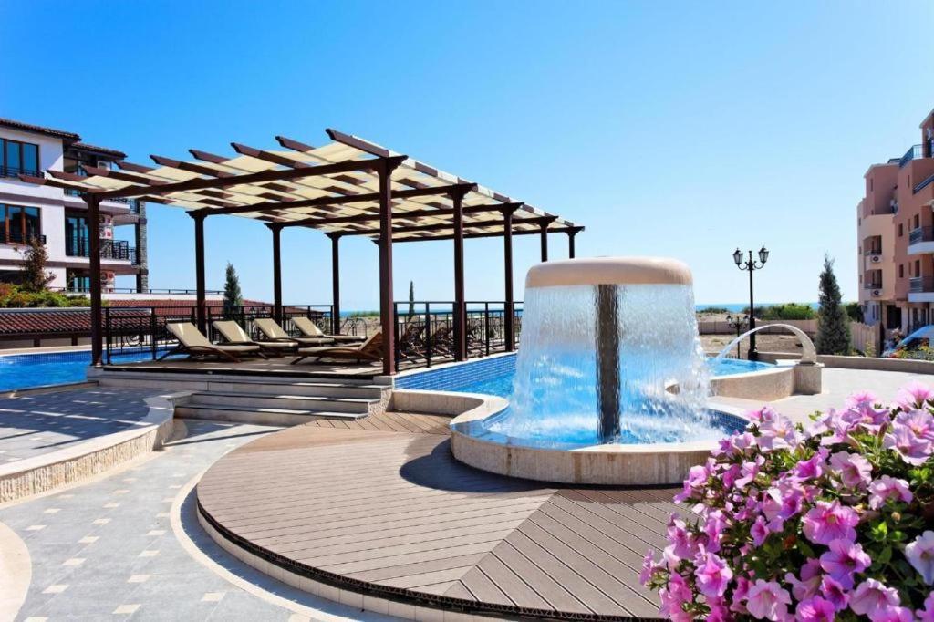 Boutique Rose Gardens Pomorie Lejlighedshotel Eksteriør billede