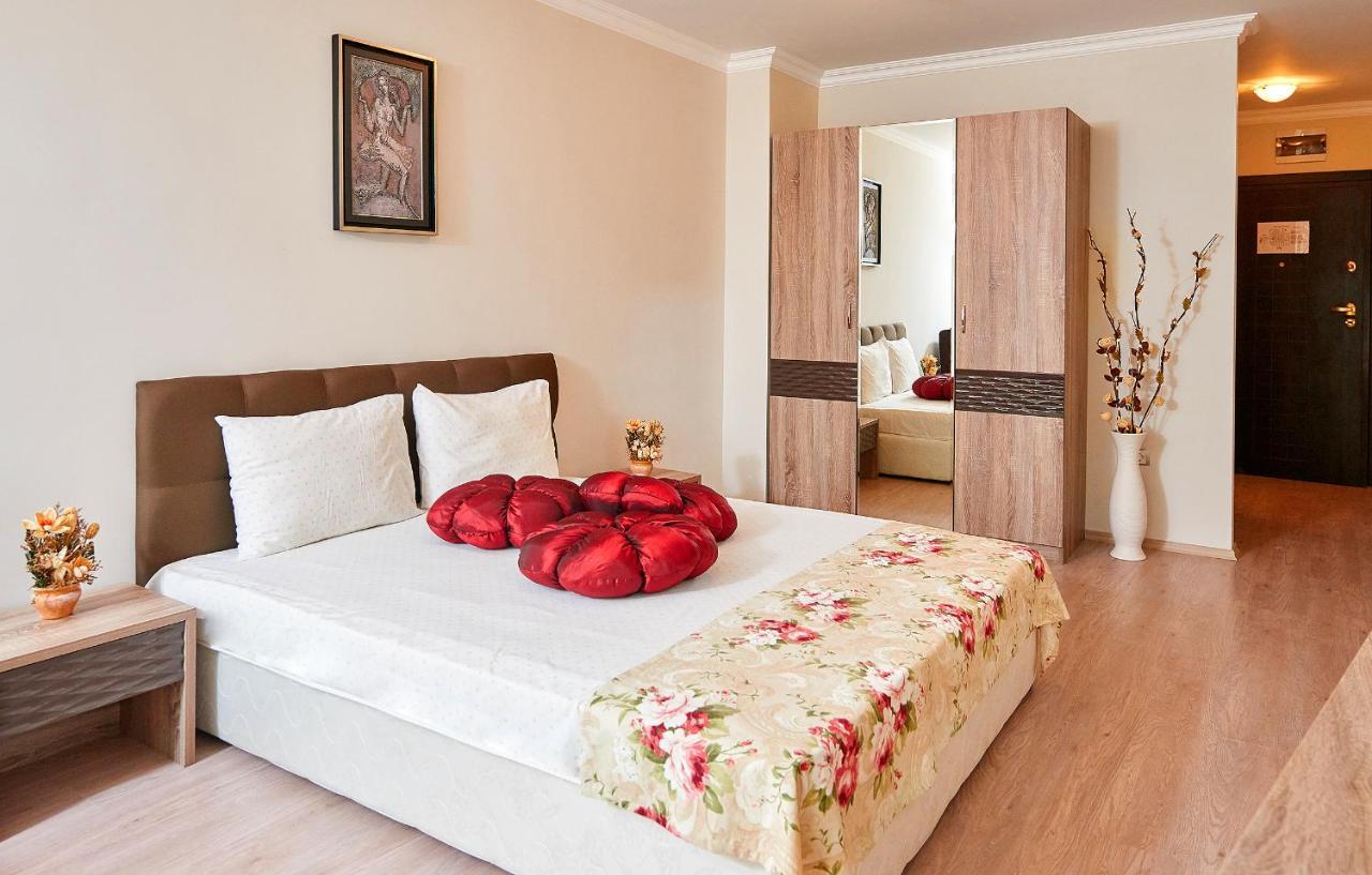 Boutique Rose Gardens Pomorie Lejlighedshotel Eksteriør billede