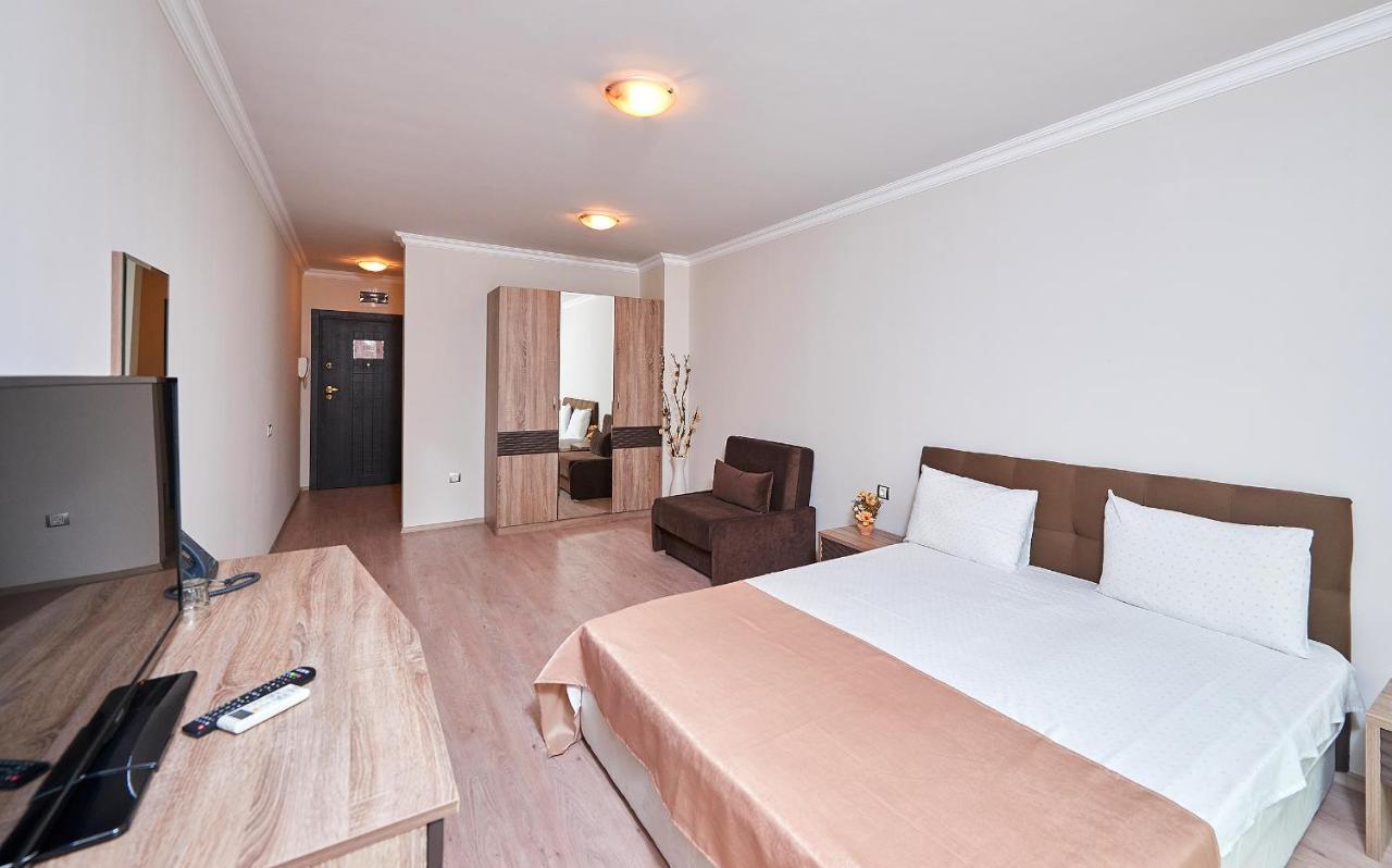 Boutique Rose Gardens Pomorie Lejlighedshotel Eksteriør billede