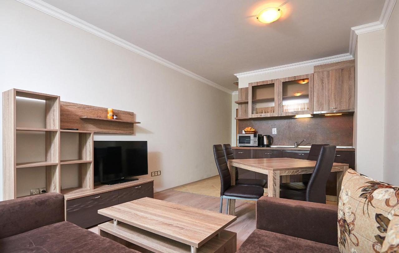 Boutique Rose Gardens Pomorie Lejlighedshotel Eksteriør billede