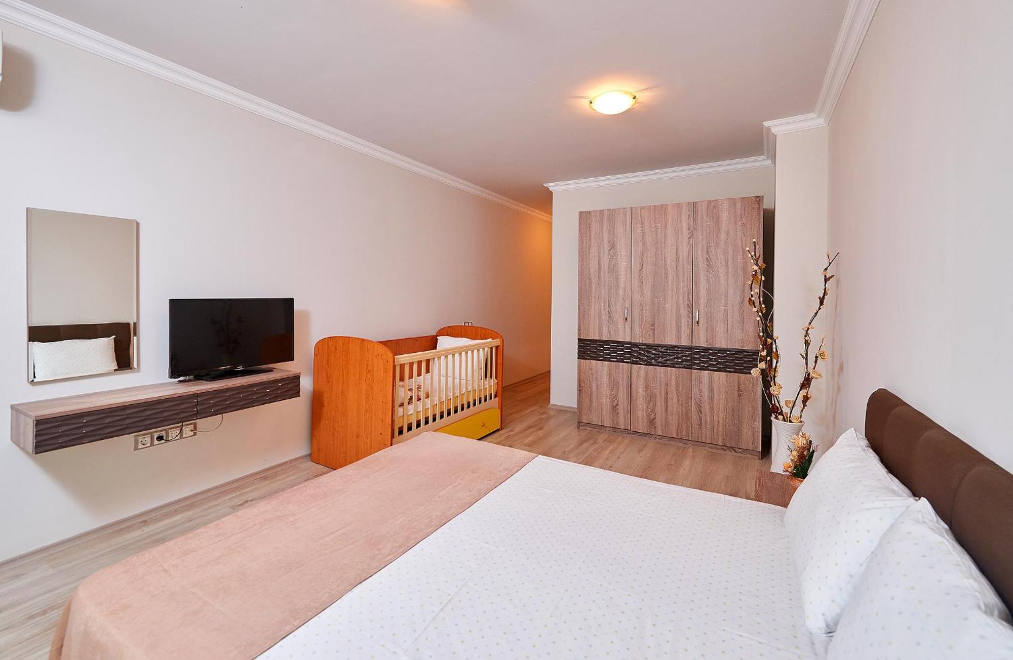 Boutique Rose Gardens Pomorie Lejlighedshotel Eksteriør billede