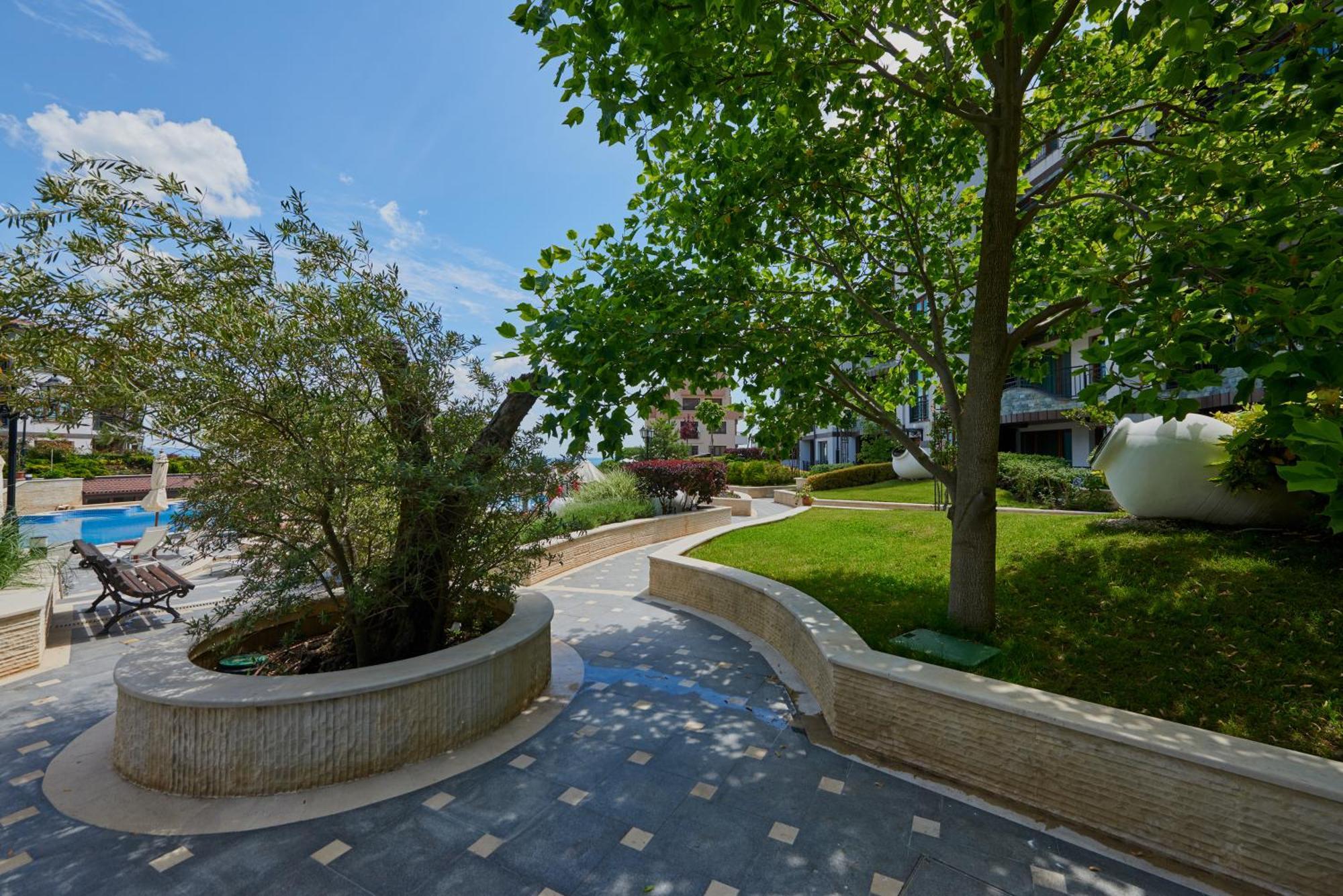 Boutique Rose Gardens Pomorie Lejlighedshotel Eksteriør billede