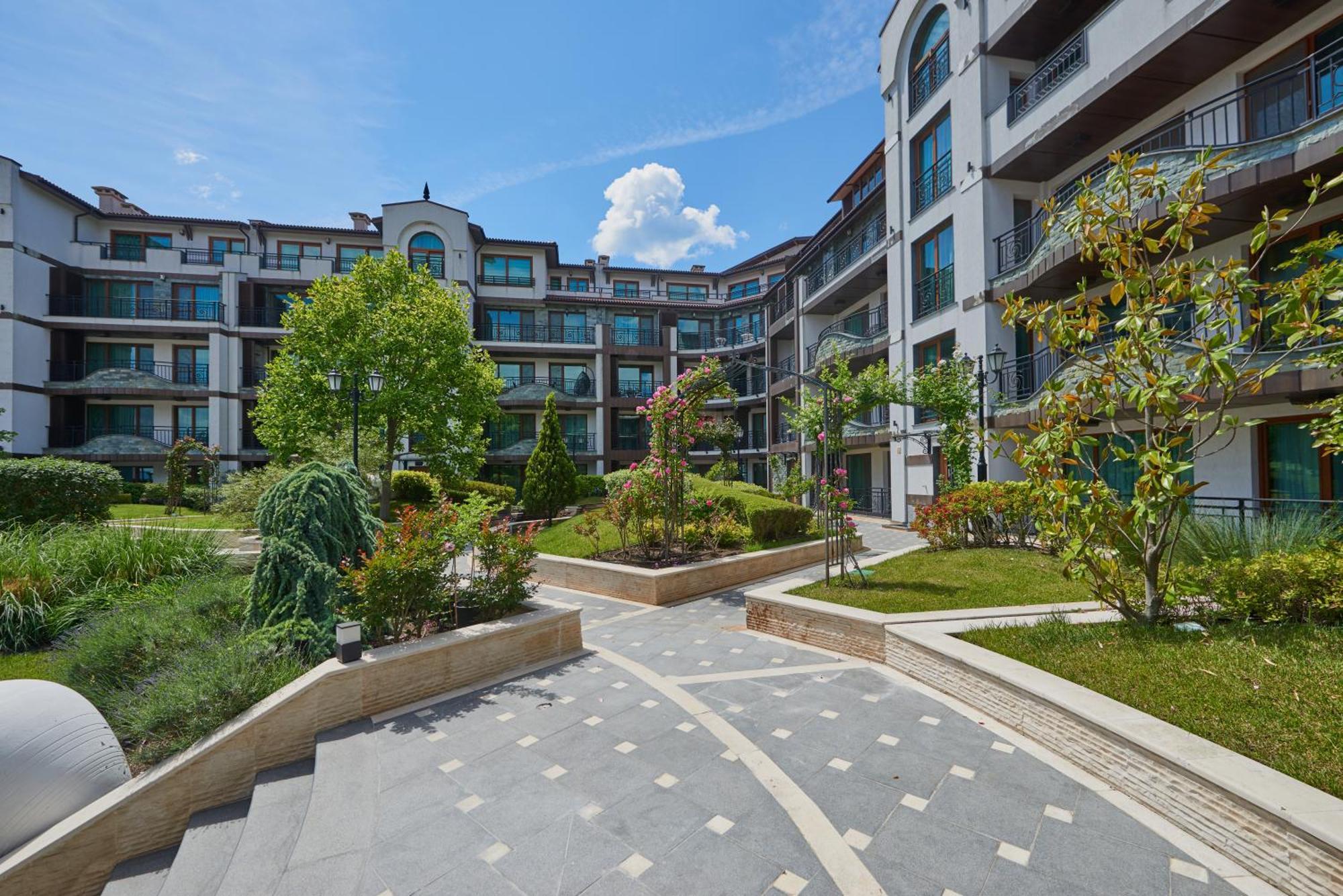 Boutique Rose Gardens Pomorie Lejlighedshotel Eksteriør billede